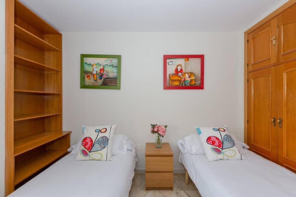 マラガPlaya Huelin Apartamentoアパートメント エクステリア 写真